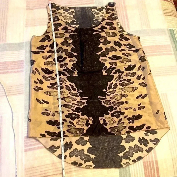 Asymmetrical light like a cloud ☁️ summer top Tiger print - Picture 4 of 7